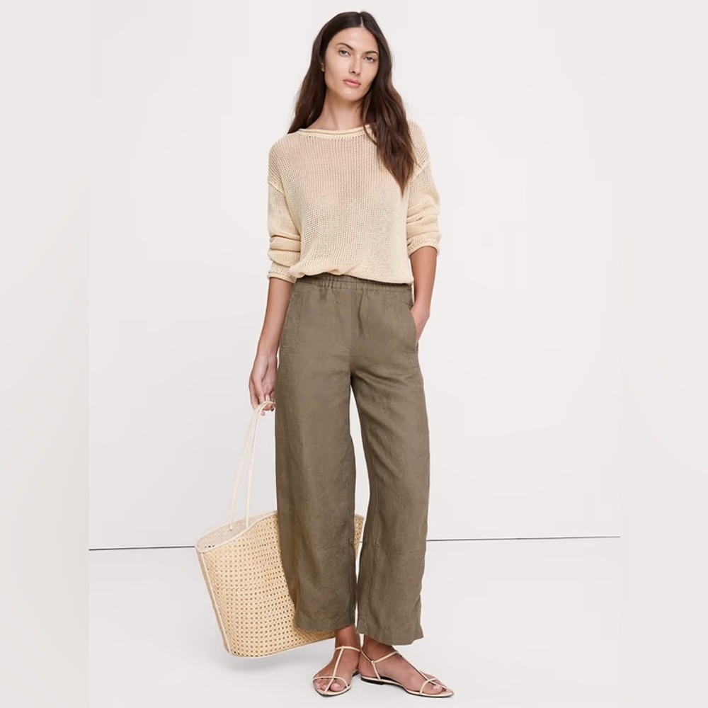 NWT! Banana Republic Green Mid-Rise Relaxed Painter Pull-On Pant in Linen 🖤